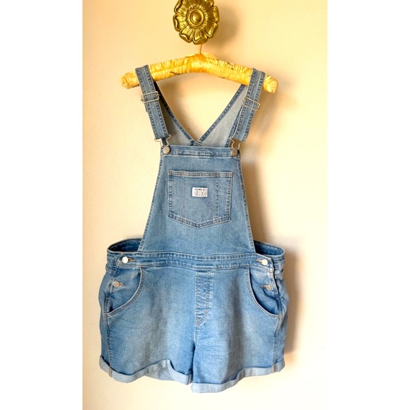 Levis Denim - Levi’s overall shorts